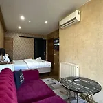 Isimsiz 3*